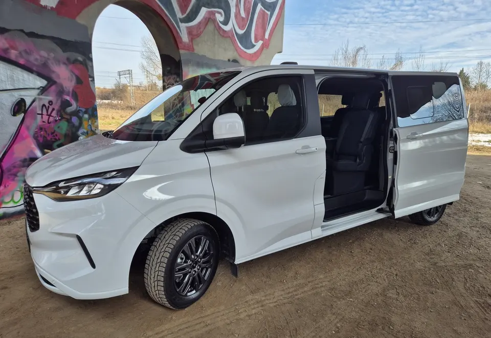 ford Tourneo Custom, rocznik 2025
