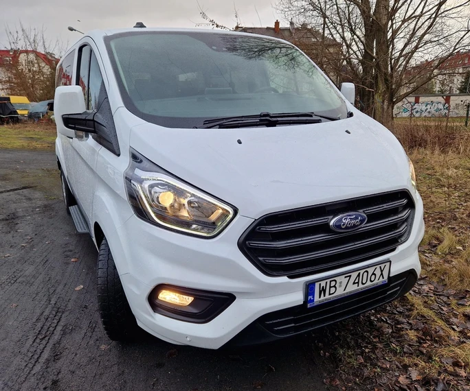 ford Transit Custom biały, przód, rocznik 2023